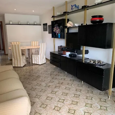 Hauzify I Apartament Superbeach 4j * Платья-де-Аро