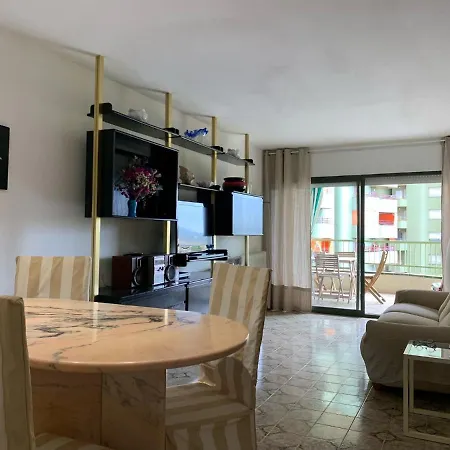 Hauzify I Apartament Superbeach 4j Апартаменты *